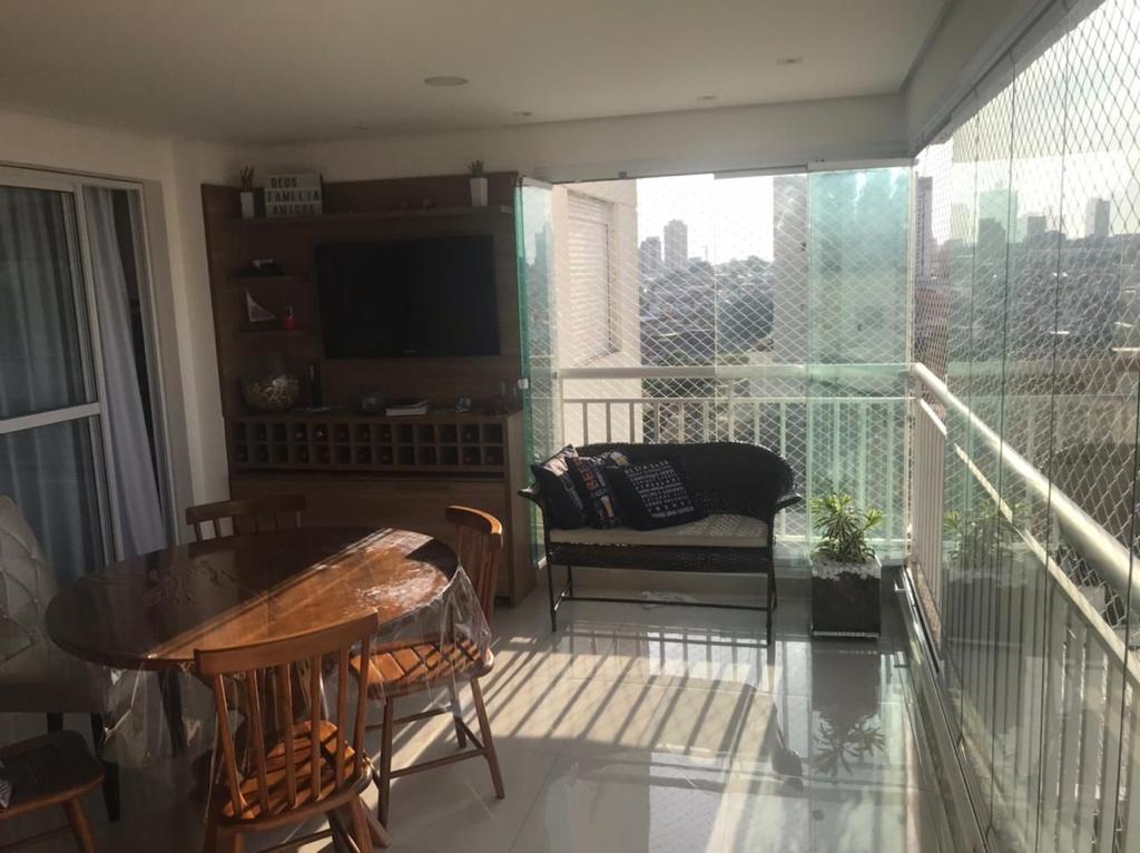 Ampla Varanda Vista Piscina